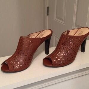 CATO 4" Pumps Cut-out Pattern Faux Leather Heels